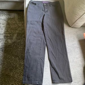 Black straight jeans from Gloria Vanderbilt